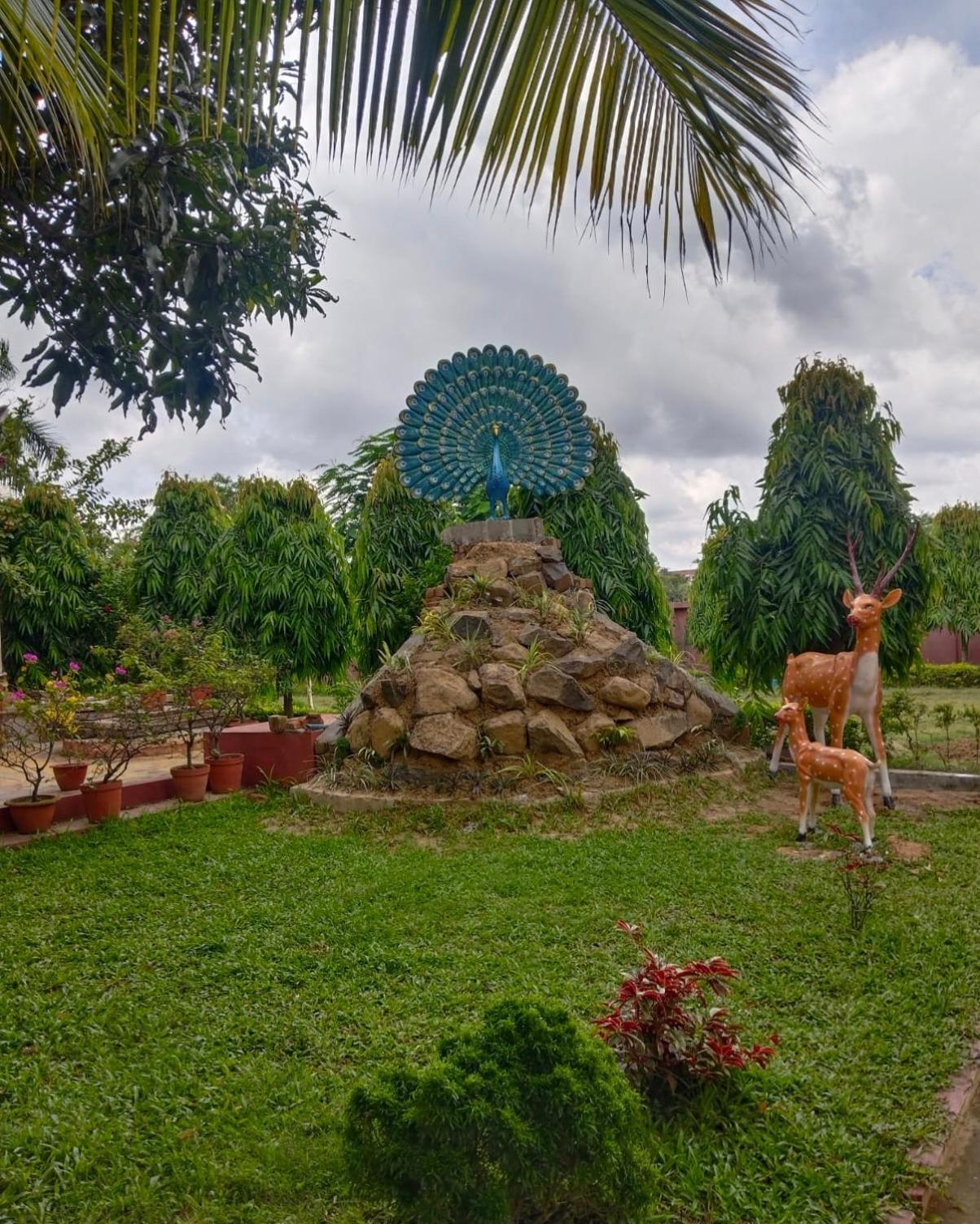 Whispering Woods Inn Bolpur Dış mekan fotoğraf