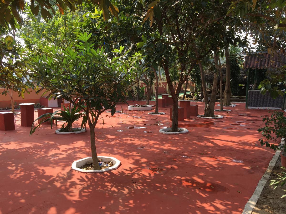 Whispering Woods Inn Bolpur Dış mekan fotoğraf