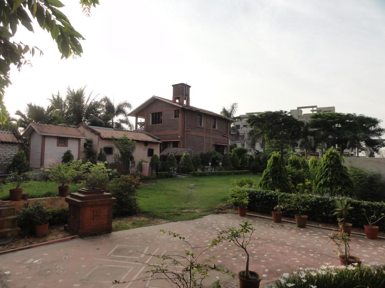 Whispering Woods Inn Bolpur Dış mekan fotoğraf
